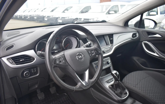 Opel Astra cena 47000 przebieg: 178686, rok produkcji 2020 z Szamotuły małe 596